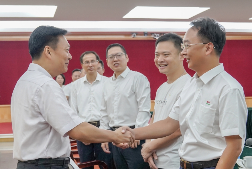 1719805688395221.jpg 1.何國森書記會見霸王花集團總裁-2.jpg